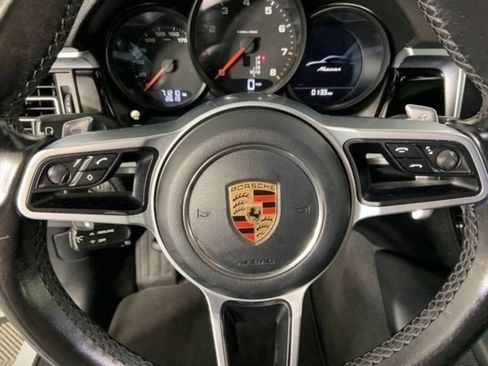 Used 2019 Porsche Macan AWD/4WD image 32