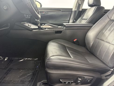Used 2018 Lexus ES 350 w/ Luxury Package w/Wood Trim FWD image 26