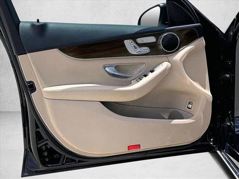 Used 2019 Mercedes-Benz C 300 Sedan image 18