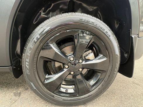 Used 2017 Jeep Cherokee Sport FWD image 45