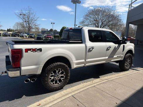 Used 2020 Ford F250 Lariat w/ Chrome Package image 4