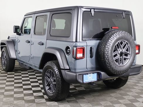 Used 2026 Jeep Wrangler Unlimited Sport AWD/4WD image 6