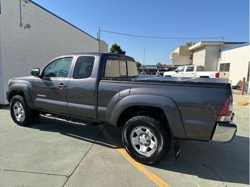 Used 2012 Toyota Tacoma 4x4 Access Cab w/ SR5 Pkg image 9
