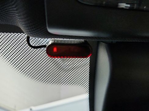 Used 2014 BMW 550i xDrive Sedan image 31