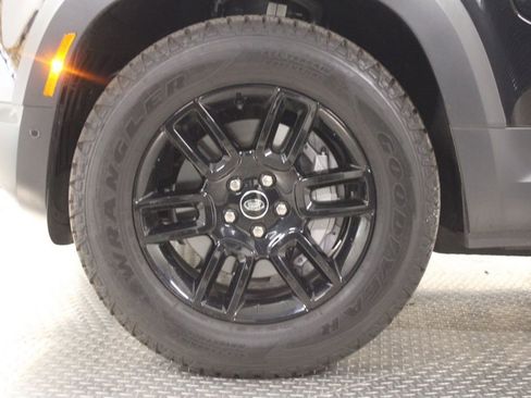 Used 2025 Land Rover Defender 110 S AWD/4WD image 15