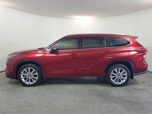 Used 2022 Toyota Highlander Limited image 4