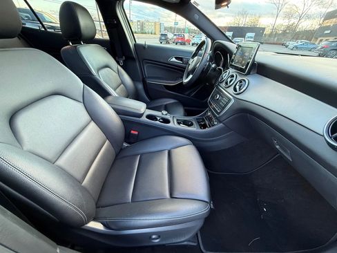 Used 2017 Mercedes-Benz GLA 250 4MATIC image 14