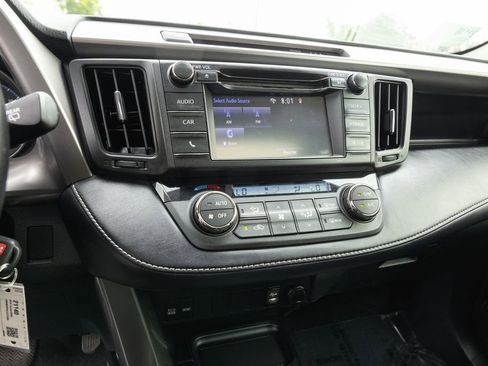 Used 2018 Toyota RAV4 XLE w/ All Weather Liner Package FWD image 18