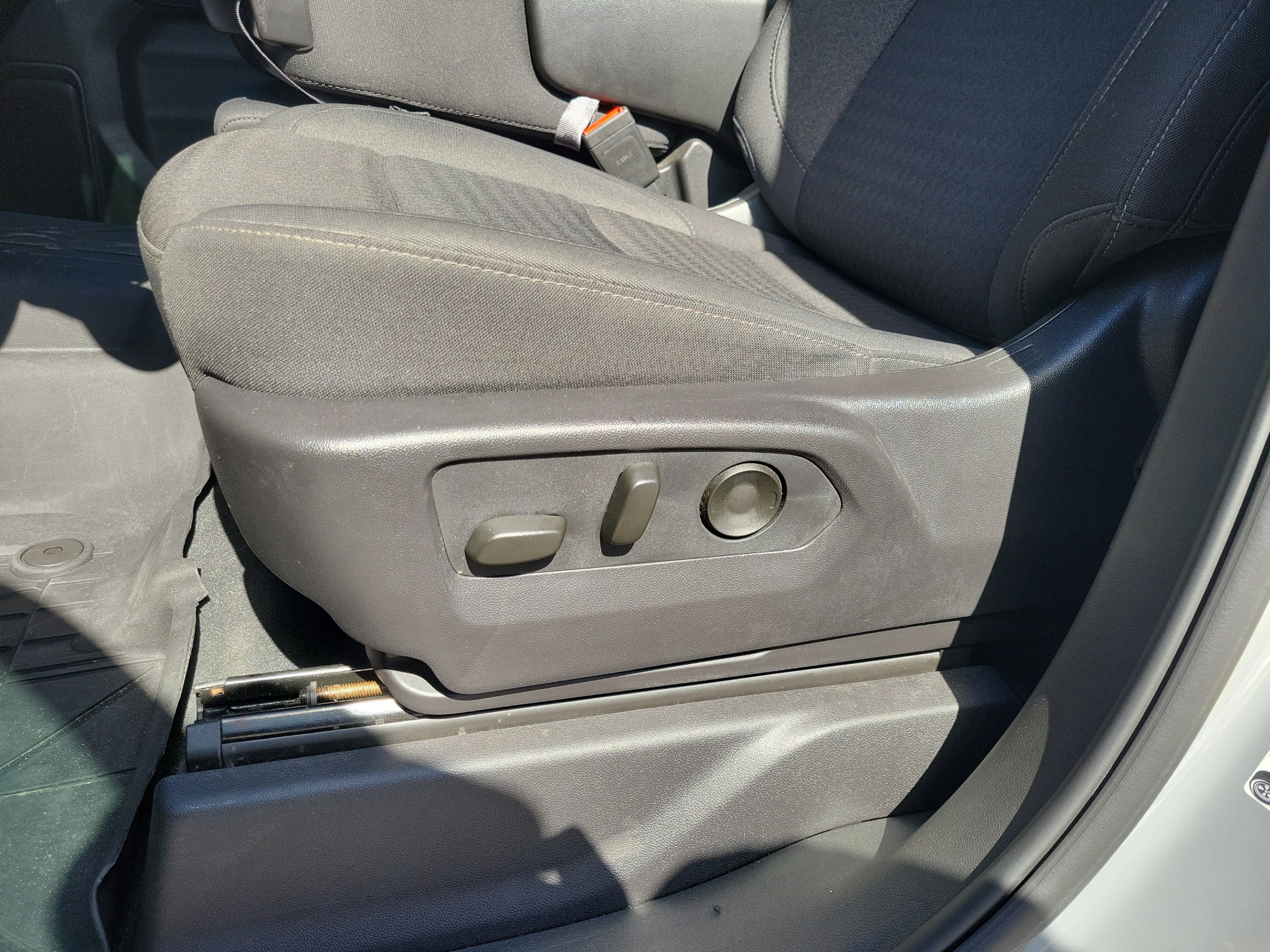 Used 2024 Chevrolet Silverado 1500 Custom w/ LPO, Dark Essentials Package AWD/4WD image 18