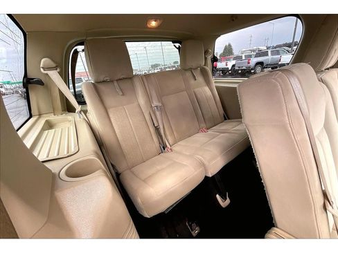 Used 2016 Ford Expedition XLT AWD/4WD image 30