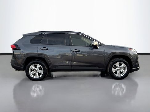 Used 2019 Toyota RAV4 XLE image 2