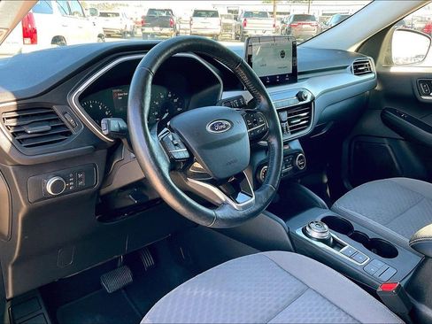 Certified 2021 Ford Escape SE w/ Cold Weather Package image 14