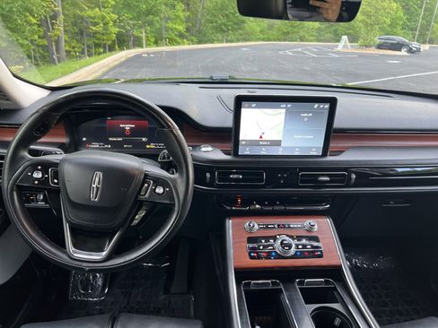 Used 2022 Lincoln Aviator Reserve w/ Equipment Group 201A image 11