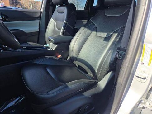 Certified 2025 Jeep Compass Limited AWD/4WD image 23