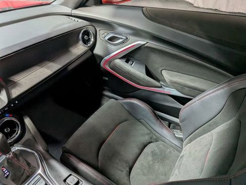 Used 2019 Chevrolet Camaro ZL1 RWD image 8