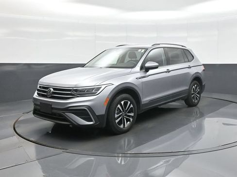 Used 2022 Volkswagen Tiguan S w/ IQ.Drive Package FWD image 3