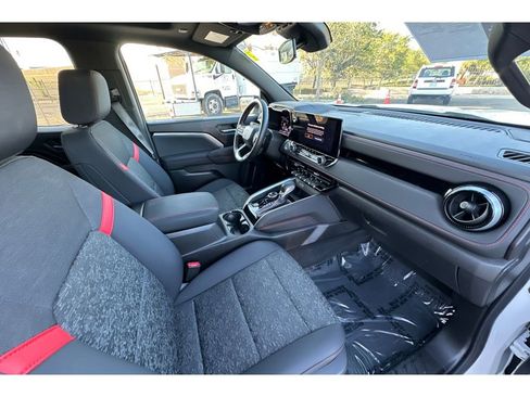 Used 2024 Chevrolet Colorado Z71 w/ Safety Package image 18