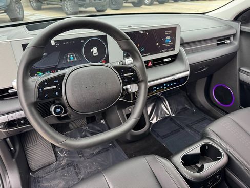 Used 2023 Hyundai Ioniq 5 Limited image 3