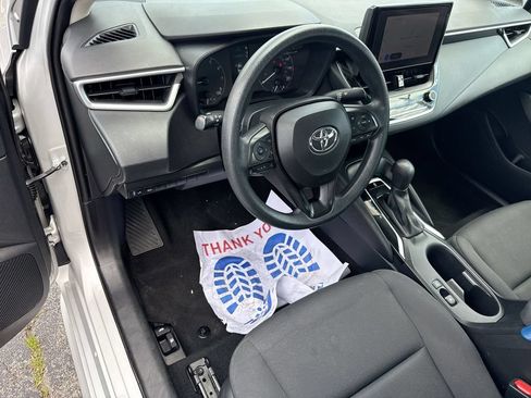 Used 2023 Toyota Corolla LE FWD image 12