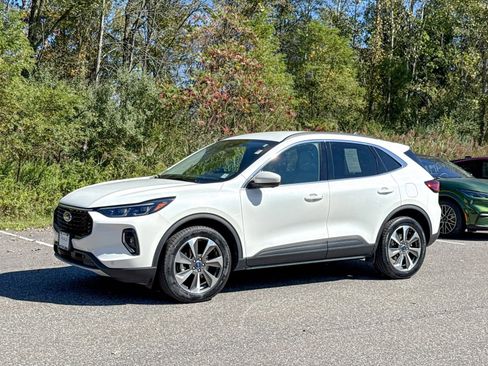 Certified 2023 Ford Escape Platinum image 3