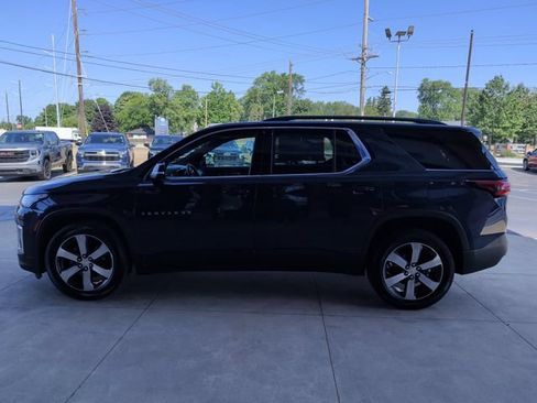 Used 2023 Chevrolet Traverse LT w/ LT Premium Package FWD image 6