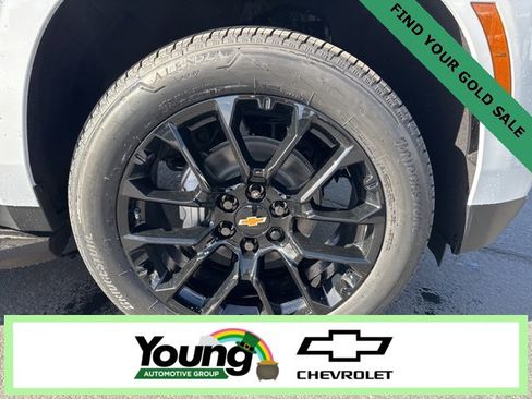 New 2026 Chevrolet Suburban Premier image 9