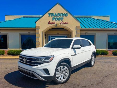 Used 2021 Volkswagen Atlas Cross Sport SE FWD image 2