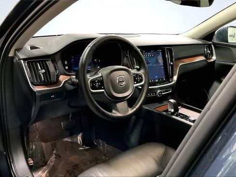 Certified 2025 Volvo V60 B5 Cross Country Plus image 15