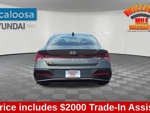 Used 2025 Hyundai Elantra SEL FWD image 7