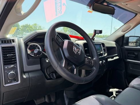 Used 2020 RAM 1500 Tradesman w/ Chrome Appearance Group AWD/4WD image 11