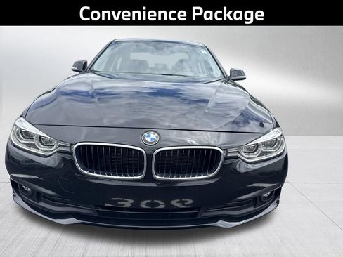 Used 2018 BMW 320i xDrive Sedan w/ Convenience Package AWD/4WD image 4