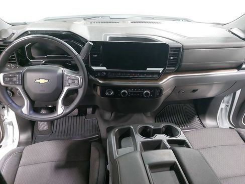 Used 2024 Chevrolet Silverado 1500 LT AWD/4WD image 9