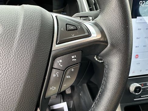 Used 2024 Ford Edge SEL image 17