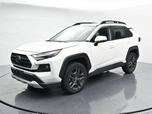 Used 2024 Toyota RAV4 Adventure AWD/4WD image 4