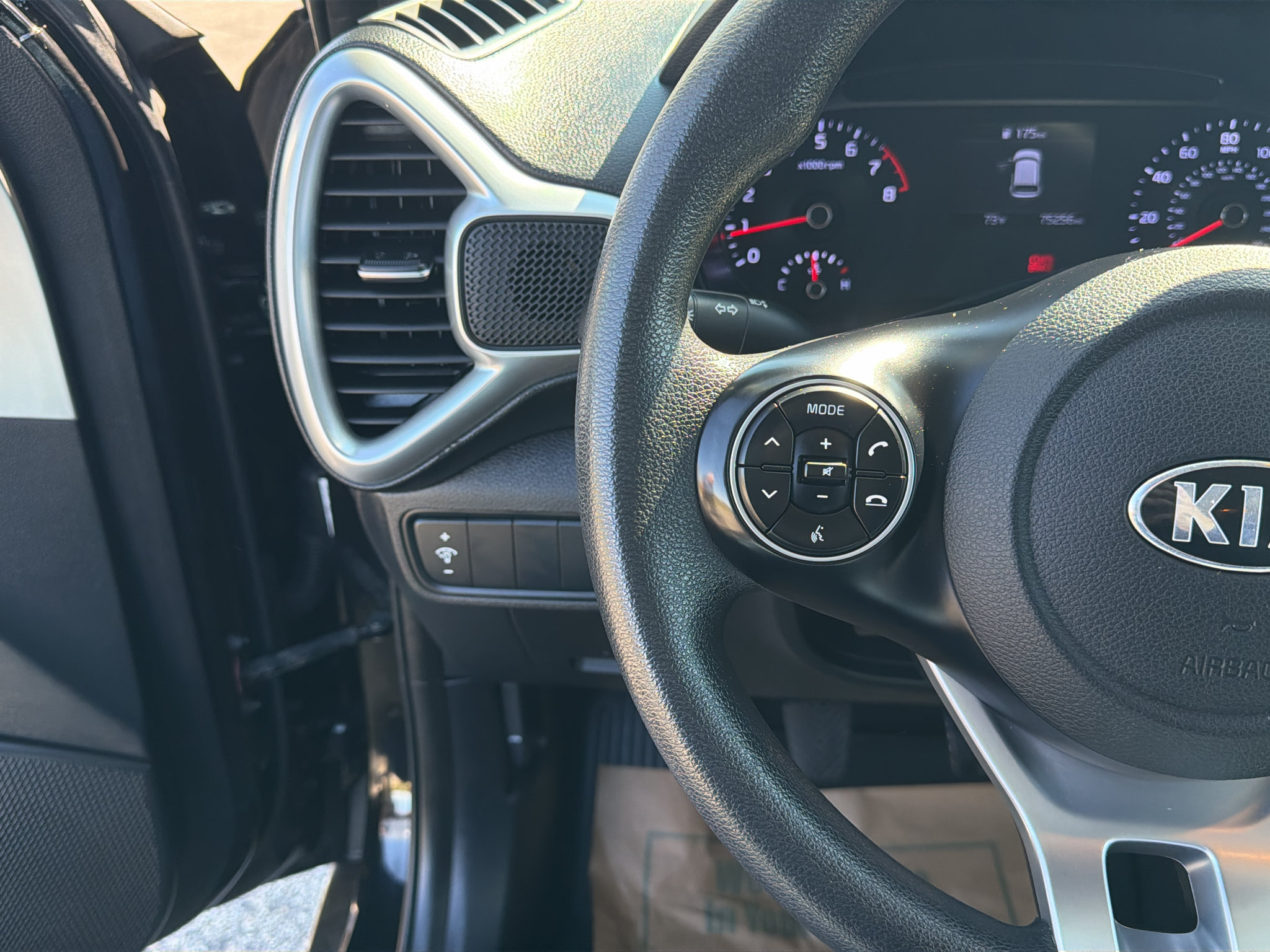 Used 2021 Kia Soul LX FWD image 28