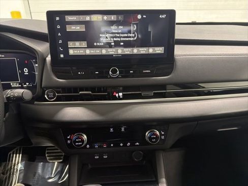 Used 2025 Mitsubishi Outlander SEL FWD image 16