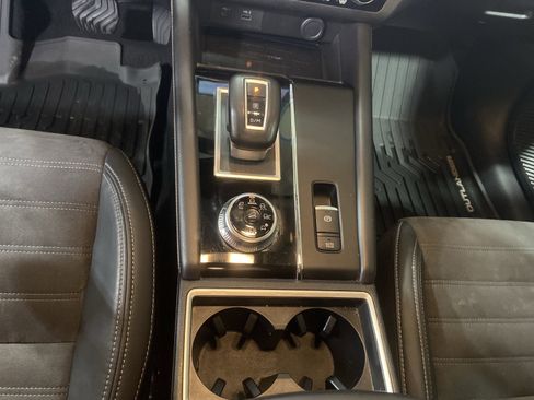 Used 2023 Mitsubishi Outlander SE image 21