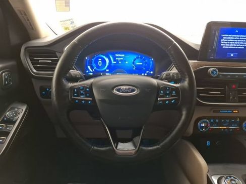 Used 2020 Ford Escape Titanium AWD/4WD image 19