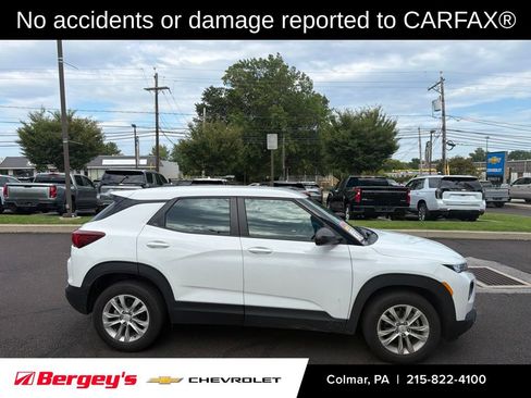 Used 2023 Chevrolet TrailBlazer LS FWD image 2
