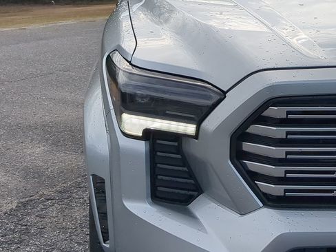 Used 2025 Toyota Tacoma Limited image 8