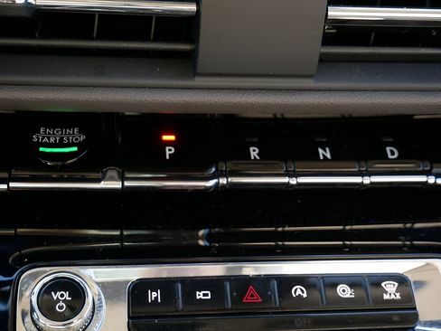 Used 2024 Lincoln Corsair AWD w/ Equipment Group 101A image 22