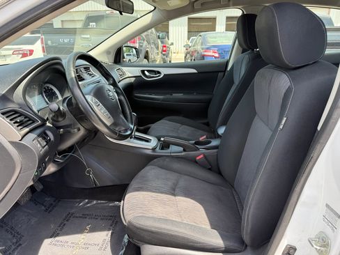 Used 2015 Nissan Sentra SV image 2