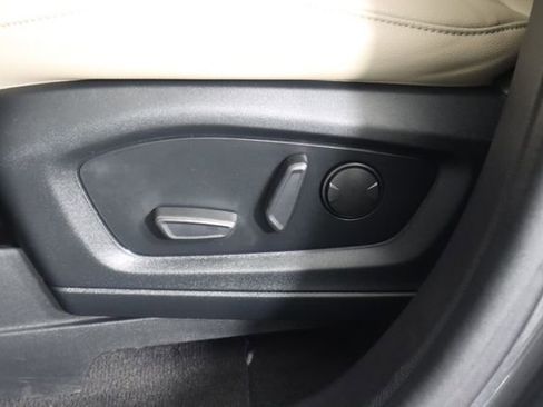 Used 2022 Ford Explorer Limited image 45