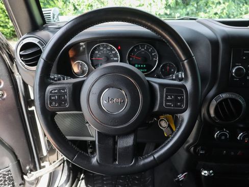 Used 2018 Jeep Wrangler Sport AWD/4WD image 24