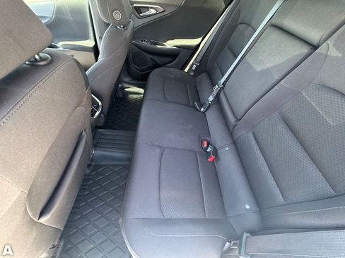 Used 2022 Chevrolet Malibu LT FWD image 18