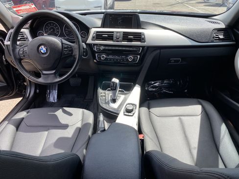 Used 2018 BMW 320i Sedan w/ Convenience Package RWD image 21