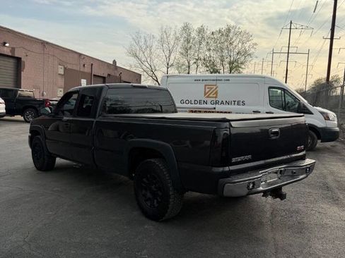 Used 2005 GMC Sierra 1500 SLE w/ Safe And Sound Package image 4