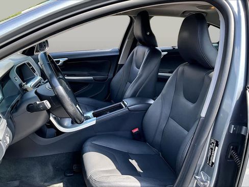 Used 2017 Volvo S60 T5 Inscription FWD image 8