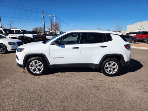 Used 2025 Jeep Compass Sport image 5
