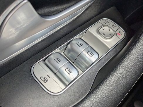 Used 2024 Mercedes-Benz GLE 350 4MATIC image 22